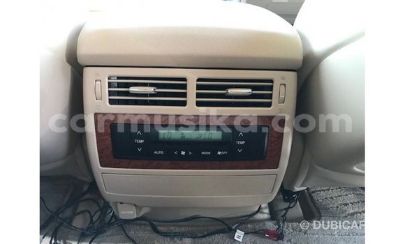 Tenga Imported Toyota Land Cruiser Chena Mota in Import - Dubai in Harare Tenga Imported Toyota Land Cruiser Chena Mota in Import - Dubai in Harare