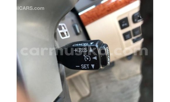 Tenga Imported Toyota Land Cruiser Chena Mota in Import - Dubai in Harare Tenga Imported Toyota Land Cruiser Chena Mota in Import - Dubai in Harare