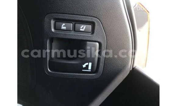 Tenga Imported Toyota Land Cruiser Chena Mota in Import - Dubai in Harare Tenga Imported Toyota Land Cruiser Chena Mota in Import - Dubai in Harare