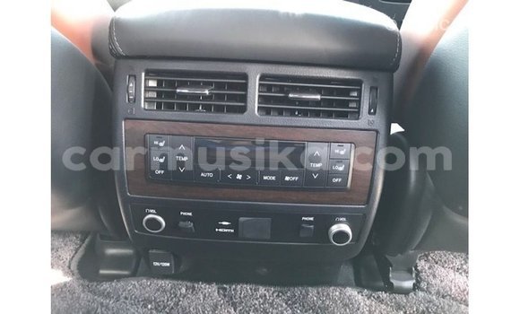 Tenga Imported Toyota Land Cruiser Chena Mota in Import - Dubai in Harare Tenga Imported Toyota Land Cruiser Chena Mota in Import - Dubai in Harare