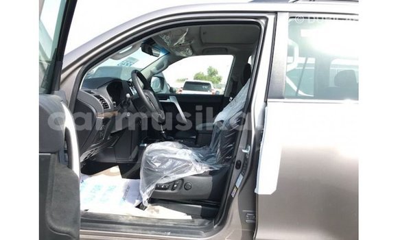 Tenga Imported Toyota Prado Bhurawuni Mota in Import - Dubai in Harare Tenga Imported Toyota Prado Bhurawuni Mota in Import - Dubai in Harare