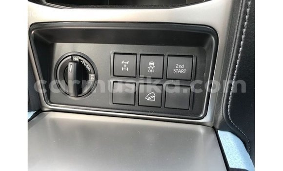 Tenga Imported Toyota Prado Bhurawuni Mota in Import - Dubai in Harare Tenga Imported Toyota Prado Bhurawuni Mota in Import - Dubai in Harare