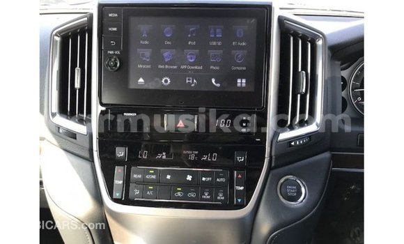 Tenga Imported Toyota Land Cruiser Chena Mota in Import - Dubai in Harare Tenga Imported Toyota Land Cruiser Chena Mota in Import - Dubai in Harare