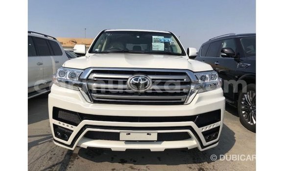 Tenga Imported Toyota Land Cruiser Chena Mota in Import - Dubai in Harare Tenga Imported Toyota Land Cruiser Chena Mota in Import - Dubai in Harare