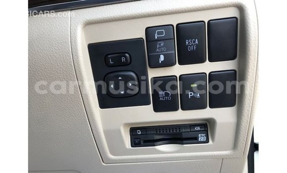 Tenga Imported Toyota Land Cruiser Chena Mota in Import - Dubai in Harare Tenga Imported Toyota Land Cruiser Chena Mota in Import - Dubai in Harare