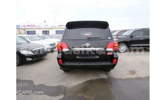Tenga Imported Toyota Land Cruiser Nhema Mota in Import - Dubai in Harare Tenga Imported Toyota Land Cruiser Nhema Mota in Import - Dubai in Harare