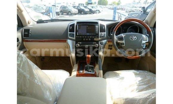 Tenga Imported Toyota Land Cruiser Chena Mota in Import - Dubai in Harare Tenga Imported Toyota Land Cruiser Chena Mota in Import - Dubai in Harare