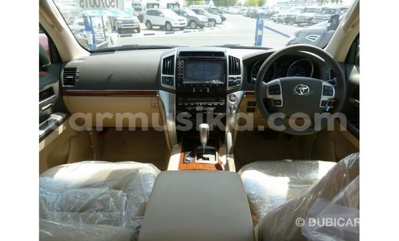 Tenga Imported Toyota Land Cruiser Chena Mota in Import - Dubai in Harare Tenga Imported Toyota Land Cruiser Chena Mota in Import - Dubai in Harare