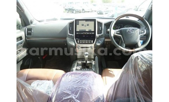 Tenga Imported Toyota Land Cruiser Chena Mota in Import - Dubai in Harare Tenga Imported Toyota Land Cruiser Chena Mota in Import - Dubai in Harare