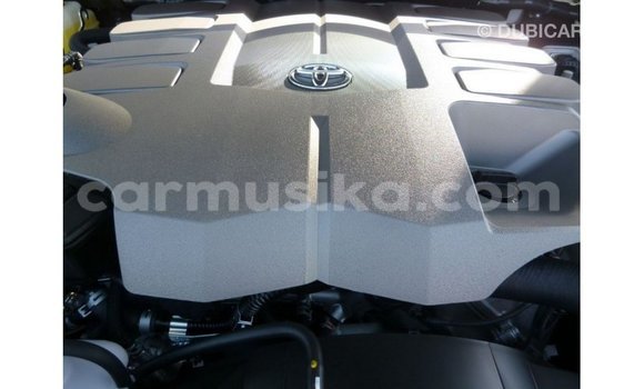 Nunua Imported Toyota Land Cruiser Nyeupe Gari ndani ya Import - Dubai nchini Harare Nunua Imported Toyota Land Cruiser Nyeupe Gari ndani ya Import - Dubai nchini Harare