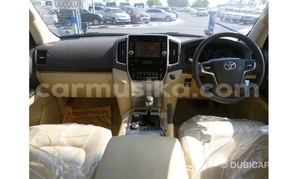 Tenga Imported Toyota Land Cruiser Nhema Mota in Import - Dubai in Harare Tenga Imported Toyota Land Cruiser Nhema Mota in Import - Dubai in Harare