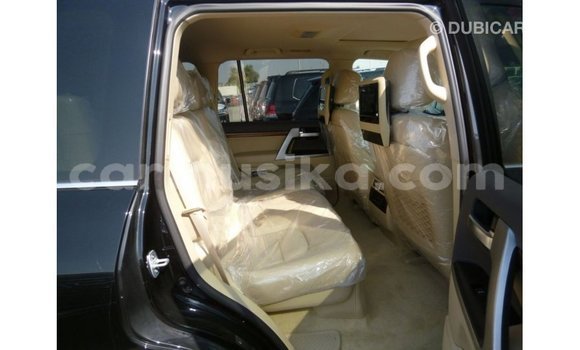 Tenga Imported Toyota Land Cruiser Nhema Mota in Import - Dubai in Harare Tenga Imported Toyota Land Cruiser Nhema Mota in Import - Dubai in Harare