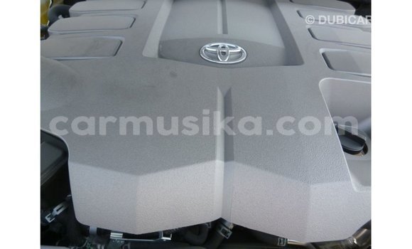 Tenga Imported Toyota Land Cruiser Nhema Mota in Import - Dubai in Harare Tenga Imported Toyota Land Cruiser Nhema Mota in Import - Dubai in Harare