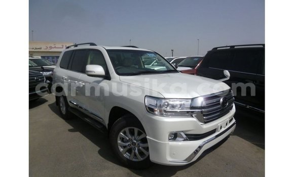 Buy Import Toyota Land Cruiser White Car in Import - Dubai in Harare Buy Import Toyota Land Cruiser White Car in Import - Dubai in Harare