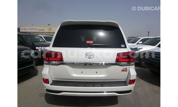 Buy Import Toyota Land Cruiser White Car in Import - Dubai in Harare Buy Import Toyota Land Cruiser White Car in Import - Dubai in Harare