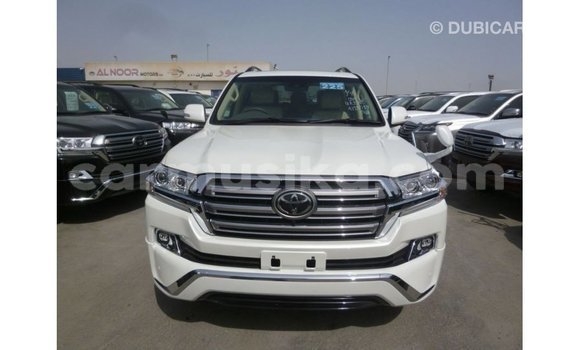 Buy Import Toyota Land Cruiser White Car in Import - Dubai in Harare Buy Import Toyota Land Cruiser White Car in Import - Dubai in Harare