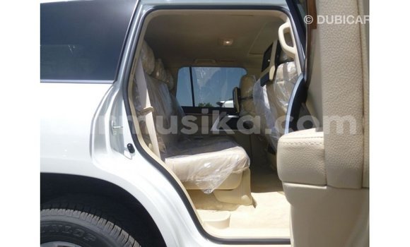 Tenga Imported Toyota Land Cruiser Chena Mota in Import - Dubai in Harare Tenga Imported Toyota Land Cruiser Chena Mota in Import - Dubai in Harare